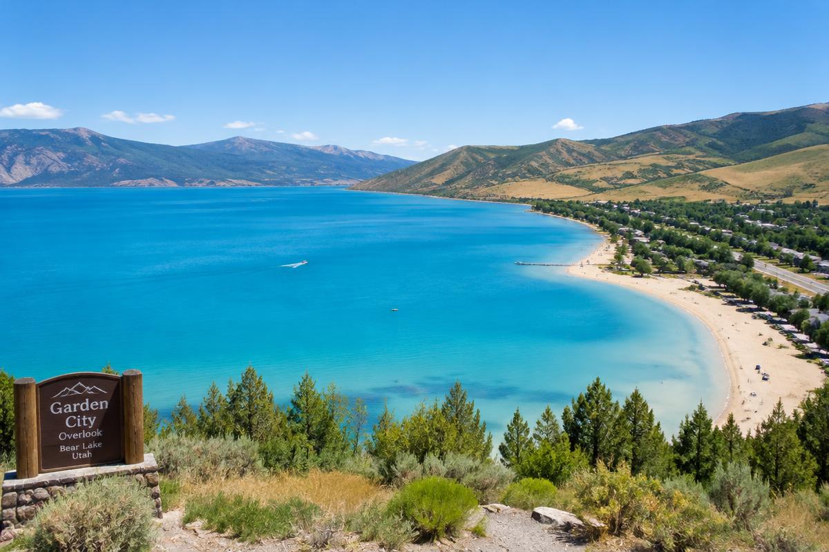 Turquoise water of Bear Lake from the Garden City overlook